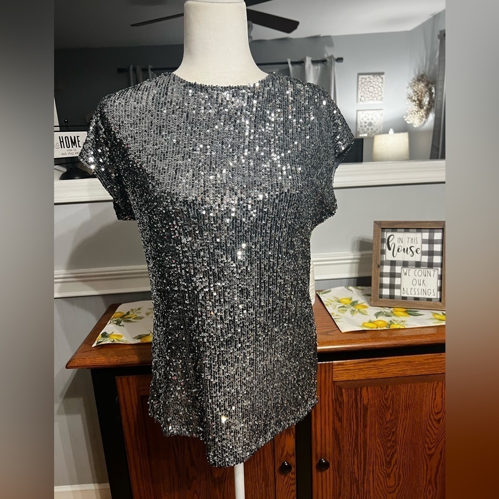 TAHARI Women’s Sequins Top